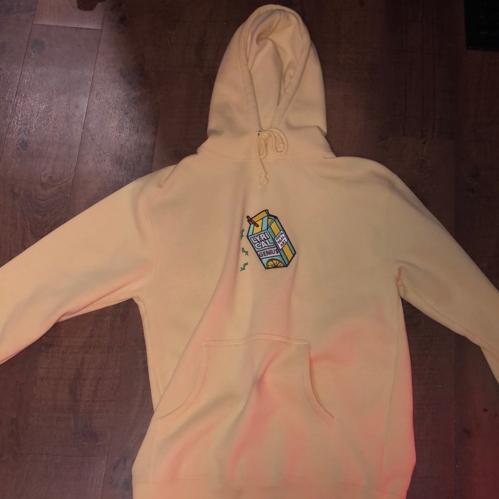 Lyrical lemonade x genius 2018 M yellow hoodiie